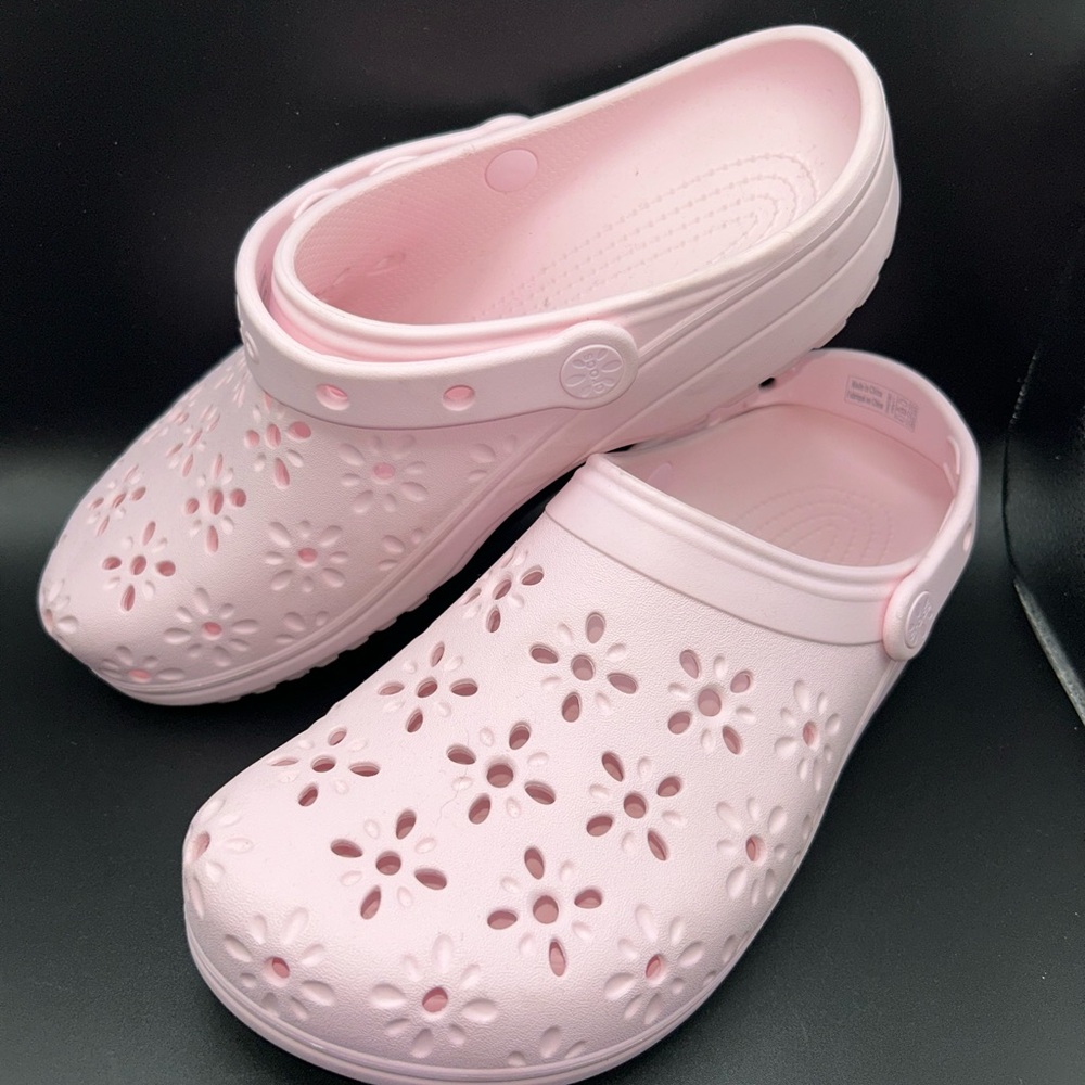 CROCS Pink Floral Slip On Clogs Lightweight Cutesy Women 11 EUC